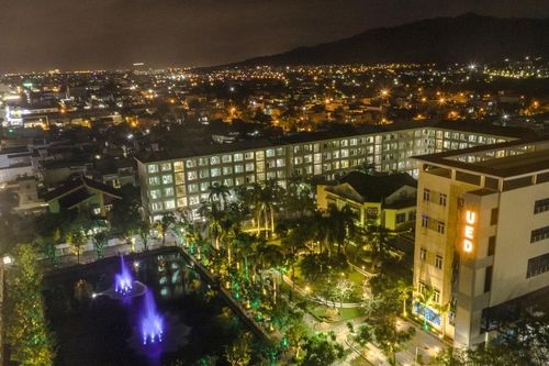Các trường đại học ở Đà Nẵng mở cửa ký túc xá xuyên đêm để sinh viên vào trú bão