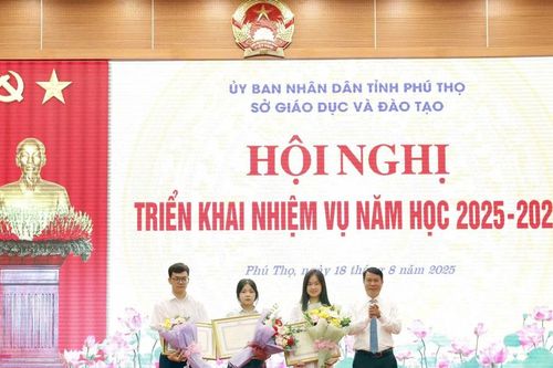 Chủ tịch tỉnh Phú Thọ khen thưởng 122 tập thể, cá nhân ngành giáo dục xuất sắc