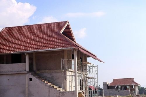 Phú Thọ: Khẩn trương hoàn thiện các hạng mục kiến trúc nhà sàn khu tái định cư sau thiên tai sạt lở đất, đá
