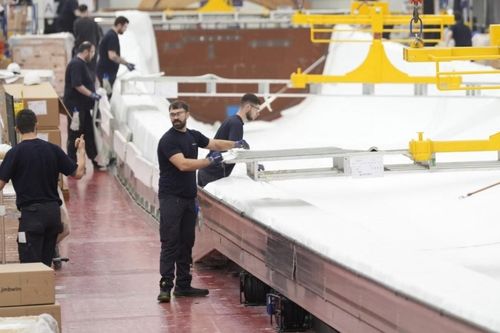 Anh hướng tới tăng gấp đôi lao động trong ngành công nghiệp xanh