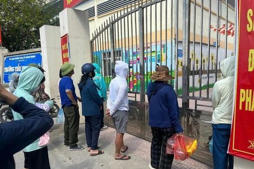 Vụ thịt, trứng bốc mùi vào trường học: Nhà trường tự tổ chức nấu ăn cho học sinh