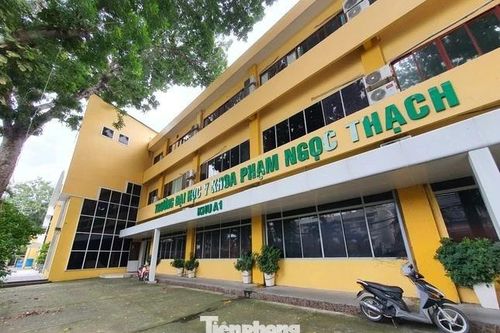 Chương trình Y Việt - Đức dừng đột ngột, sinh viên Trường ĐH Y khoa Phạm Ngọc Thạch hoang mang
