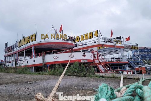 Nước sông Hàn dâng cao, du thuyền tiền tỷ kéo nhau đi 'núp' bão sớm
