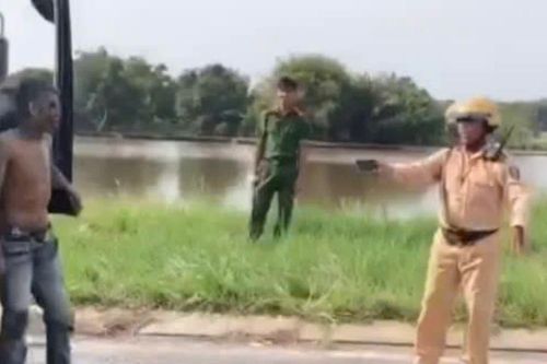 Nghẹt thở phút khống chế lái xe tải 'ngáo đá', lạng lách, cầm dao cố thủ ở Tây Ninh