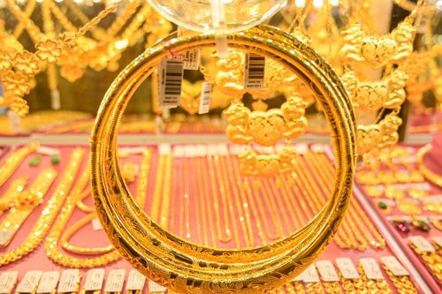 Ngân hàng rao bán khoản nợ của một doanh nghiệp kinh doanh vàng