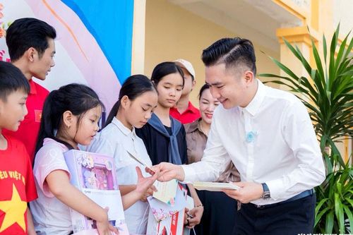 Hoàng Gia Phát Group nhận đỡ đầu thêm 14 trẻ mồ côi, lan tỏa hành trình yêu thương