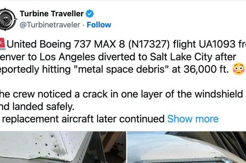Máy bay Boeing 737 của Mỹ va trúng vật thể bí ẩn giữa không trung