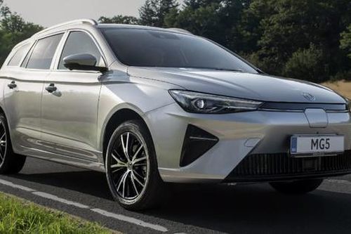 Xe điện MG5 mất kiểm soát sau khi sạc