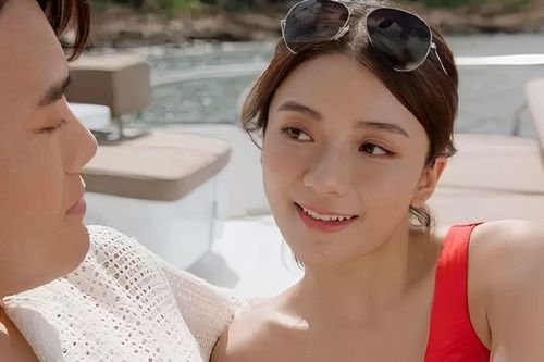 Nữ diễn viên hoảng sợ khi lần đầu quay cảnh nóng