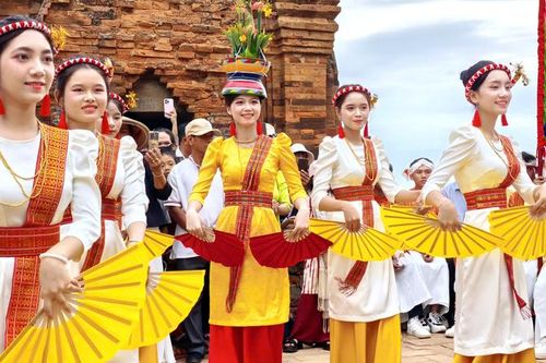 Không khí rộn ràng Lễ hội Katê của đồng bào Chăm