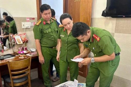 Siết chặt quản lý cư trú và các ngành nghề kinh doanh có điều kiện