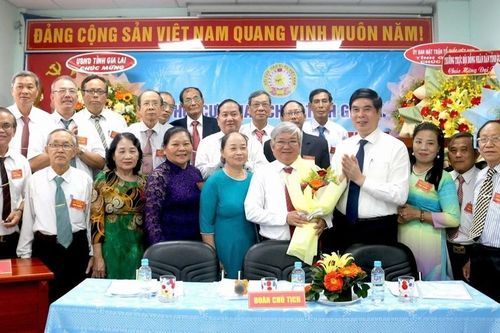 Ông Cao Văn Bình được bầu giữ chức Chủ tịch Hội Cựu giáo chức tỉnh Gia Lai