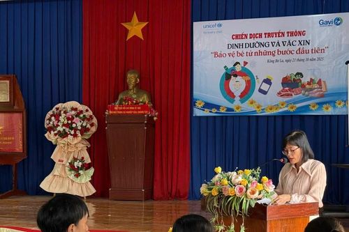 Phát động Chiến dịch truyền thông dinh dưỡng và vắc xin tại xã Kông Bơ La