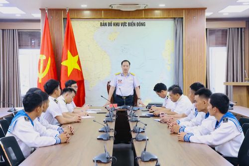 Vùng 4 Hải quân giao nhiệm vụ đội tuyển tham gia hội thao Ứng phó sự cố hóa chất độc, xạ toàn quân khu vực phía nam