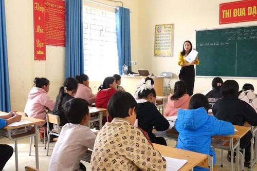 Chuyện những người 'giữ lửa' giáo dục nơi biên viễn