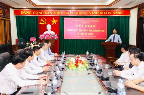 Công bố Quyết định của UBND tỉnh về công tác cán bộ tại Sở Nội vụ