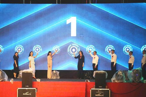 Khai mạc Hội chợ triển lãm hàng công nghiệp nông thôn tiêu biểu khu vực phía Nam năm 2025 tại Tây Ninh