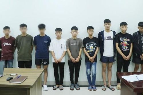 Bắt 20 đối tượng mang hung khí diễu phố ở Bắc Ninh