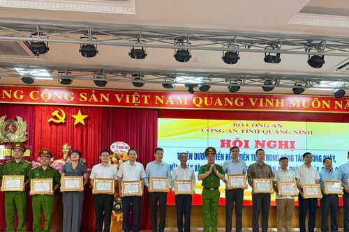 Quảng Ninh: Tuyên dương 50 điển hình tiên tiến và phát động phong trào toàn dân tham gia phòng cháy, chữa cháy
