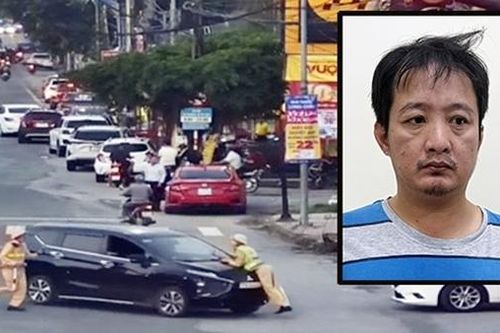 Tạm giữ hình sự đối tượng lao xe ô tô vào cán bộ Công an