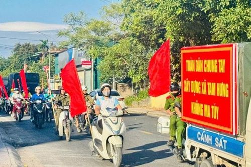 Tam Hưng: Ra quân tuyên truyền xây dựng xã không ma túy