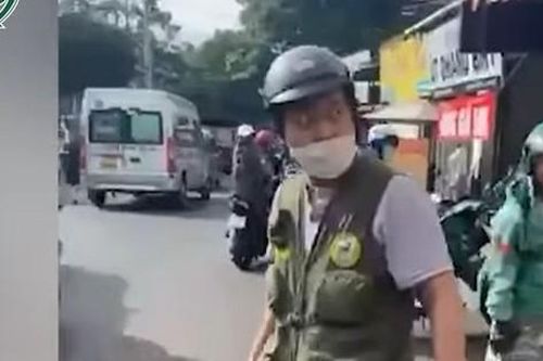 Phẫn nộ gã đàn ông đánh người giữa đường, còn thách thức 'mày biết tao là ai không?'