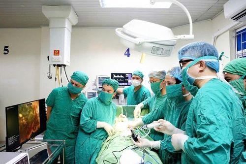 Phát triển kỹ thuật chuyên sâu - nâng cao chất lượng khám chữa bệnh