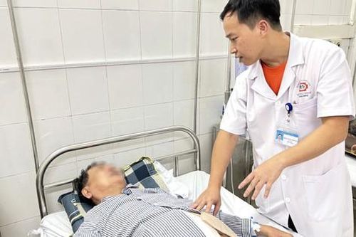 Chủ quan với khối thoát vị bẹn, người đàn ông 63 tuổi bị biến chứng hoại tử đại tràng