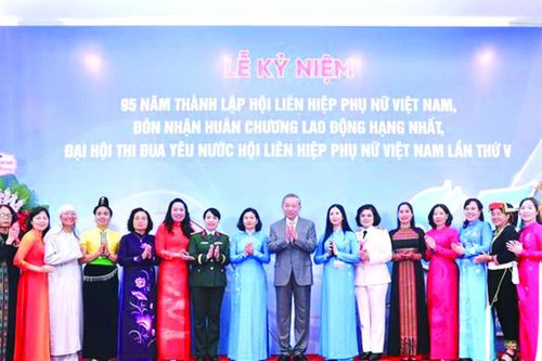 Phụ nữ Việt Nam thời đại mới: Bồi đắp hạnh phúc bằng khát vọng, trí tuệ và nhân ái
