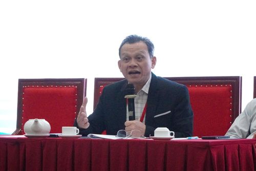 Đối thoại căng thẳng khi chương trình y bị dừng đột ngột