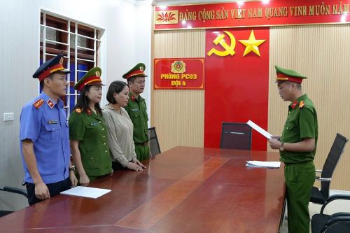 Khởi tố, bắt tạm giam nữ giám đốc công ty sản xuất hơn 2,7 triệu lít dầu ăn giả