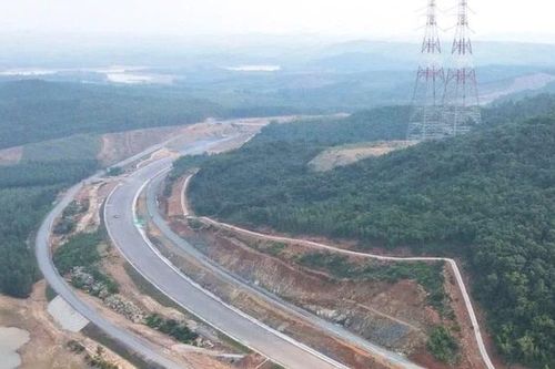 Đột phá phát triển hạ tầng giao thông đồng bộ, hiện đại