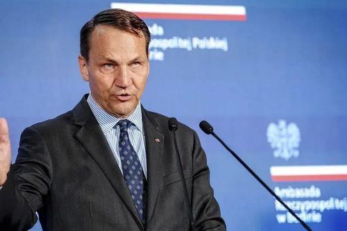 Ba Lan cảnh báo bắt giữ Tổng thống Nga V.Putin nếu bay qua không phận