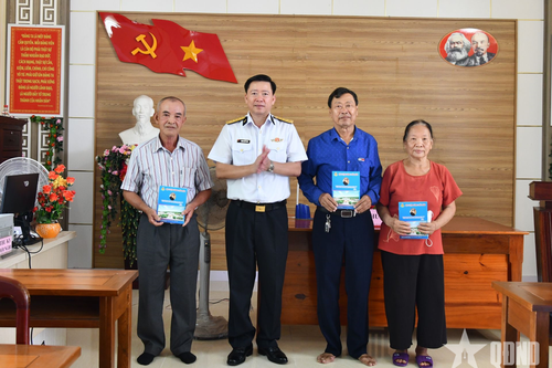 Bộ tư lệnh Vùng 5 Hải quân tri ân các gia đình chính sách