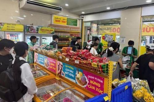 Người dân Đà Nẵng dự trữ lương thực, thực phẩm