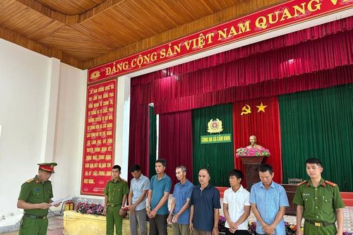 Khởi tố nhiều đối tượng 'đỏ đen'