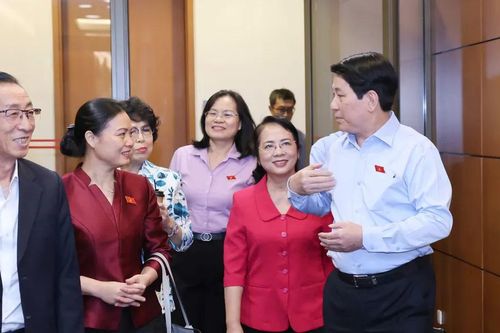 Cần quy hoạch lại hệ thống cảng hàng không, tránh lãng phí