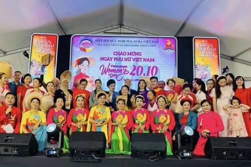 Vẻ đẹp Việt tỏa sáng tại không gian Lễ hội văn hóa ASEAN