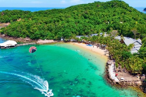 Việt Nam thu hút du khách Đông Âu nhờ chính sách miễn thị thực