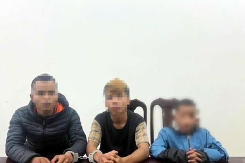 Dùng dao khống chế bạn nhậu để cướp xe máy