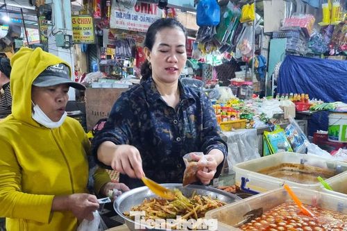 Đà Nẵng bác bỏ thông tin nghỉ làm, đóng cửa chợ tránh bão