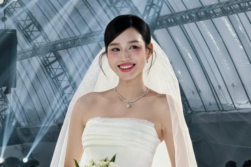 Đỗ Thị Hà rạng ngời giữa không gian rạp cưới 3.000 m2