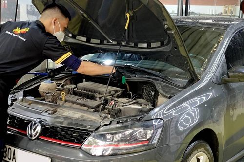 Xe đề mãi không nổ máy, tưởng 'chết' ắc quy, hóa ra lỗi từ một bộ phận rẻ tiền