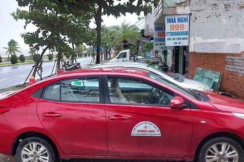 Chủ xe BMW ở Đà Nẵng học cách của người Thái Nguyên, bọc kín ô tô trước bão