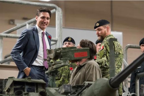 Canada hủy bỏ cam kết viện trợ xe bọc thép cho Ukraine