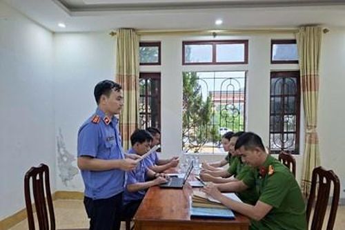 Phối hợp kiểm tra việc giải quyết nguồn tin về tội phạm tại Công an xã