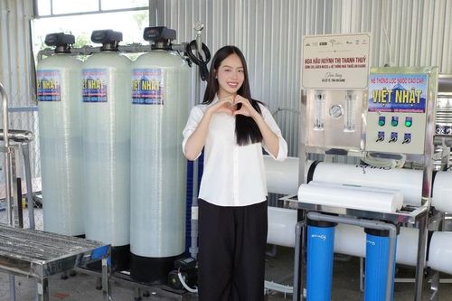 Hoa hậu Thanh Thủy mang dự án 'Nước sạch' tới vùng đất bị xâm nhập mặn