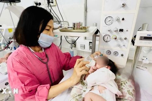 Khánh Hòa: Cứu sống trẻ sơ sinh 4 ngày tuổi bị teo thực quản bẩm sinh
