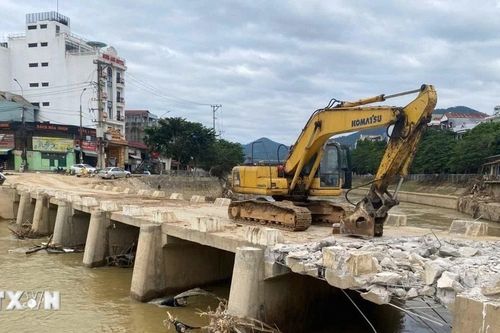 Cao Bằng tháo dỡ cây cầu không đảm bảo an toàn thoát lũ