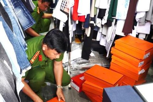 Tây Ninh 'tuyên chiến' hàng lậu, hàng giả: Không khoan nhượng trong cao điểm cuối năm